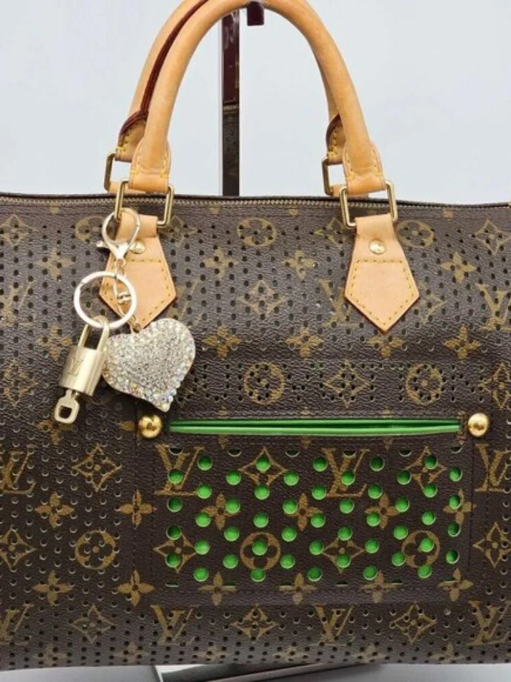 Louis Vuitton Authentic Gold Lock 🔒 Unbranded Heart Keychain Charm for Bags